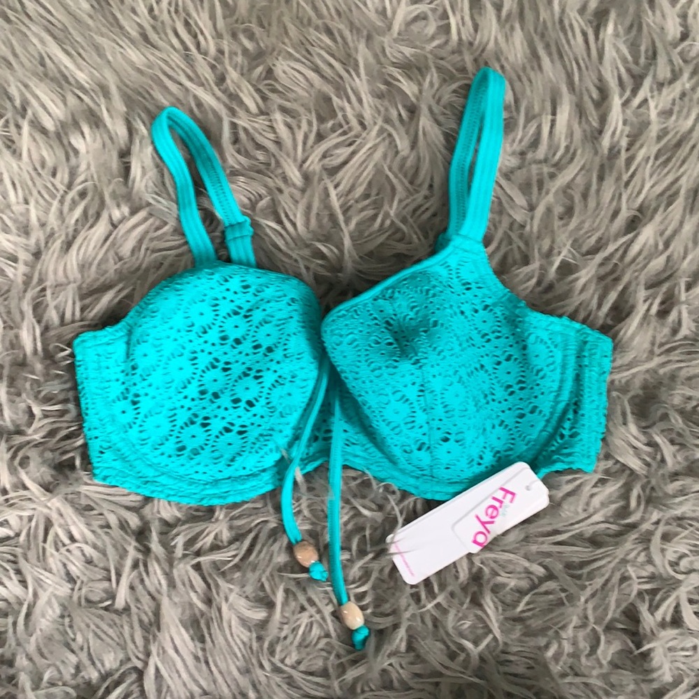 Freya bikini top